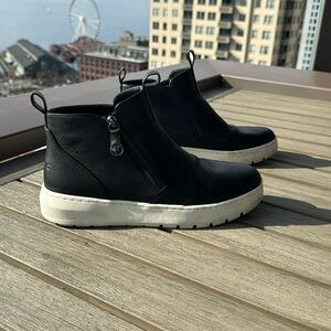 Vionic water resistant booties